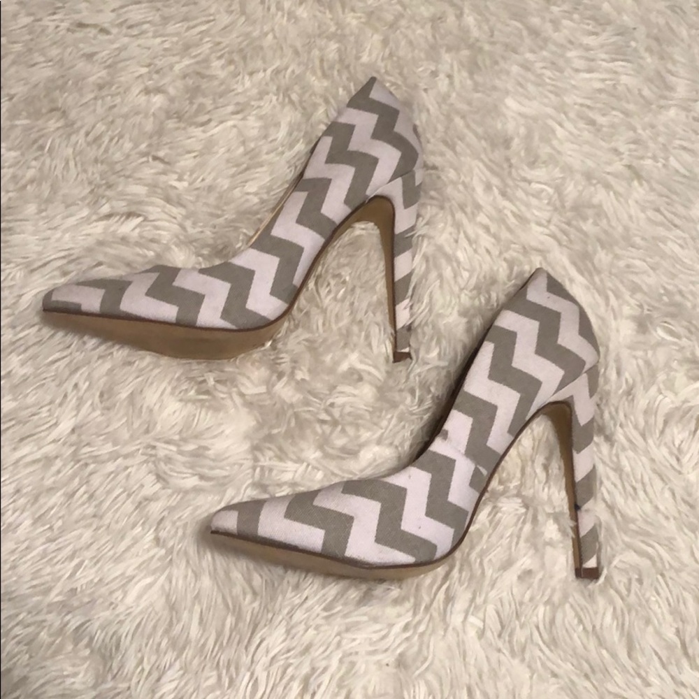 Charlotte Russe size 7 heels - Picture 3 of 5